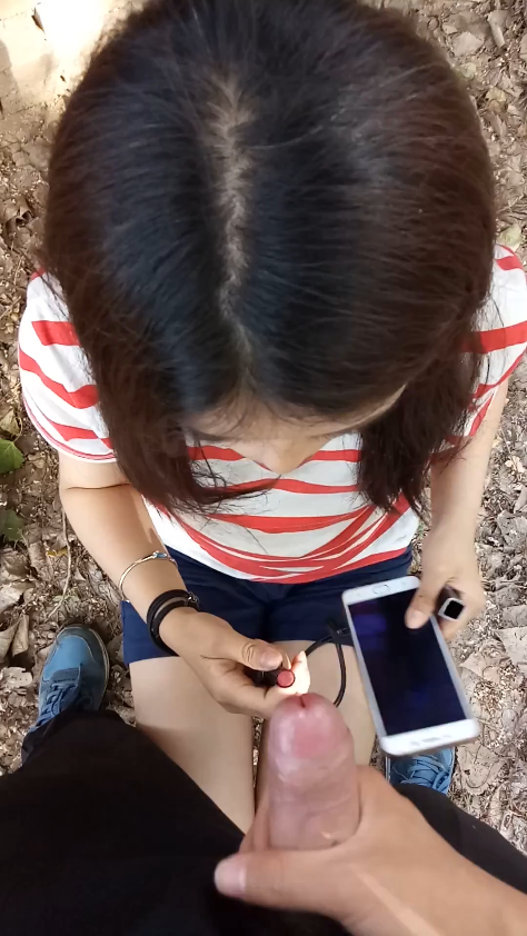 Sóc lọ trước mặt em xong rồi bú - LauXanh.xxx